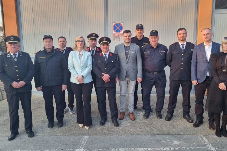 Slika /slike/Otvaranje obnovljenog doma DVDa Nebojan (4).jpg